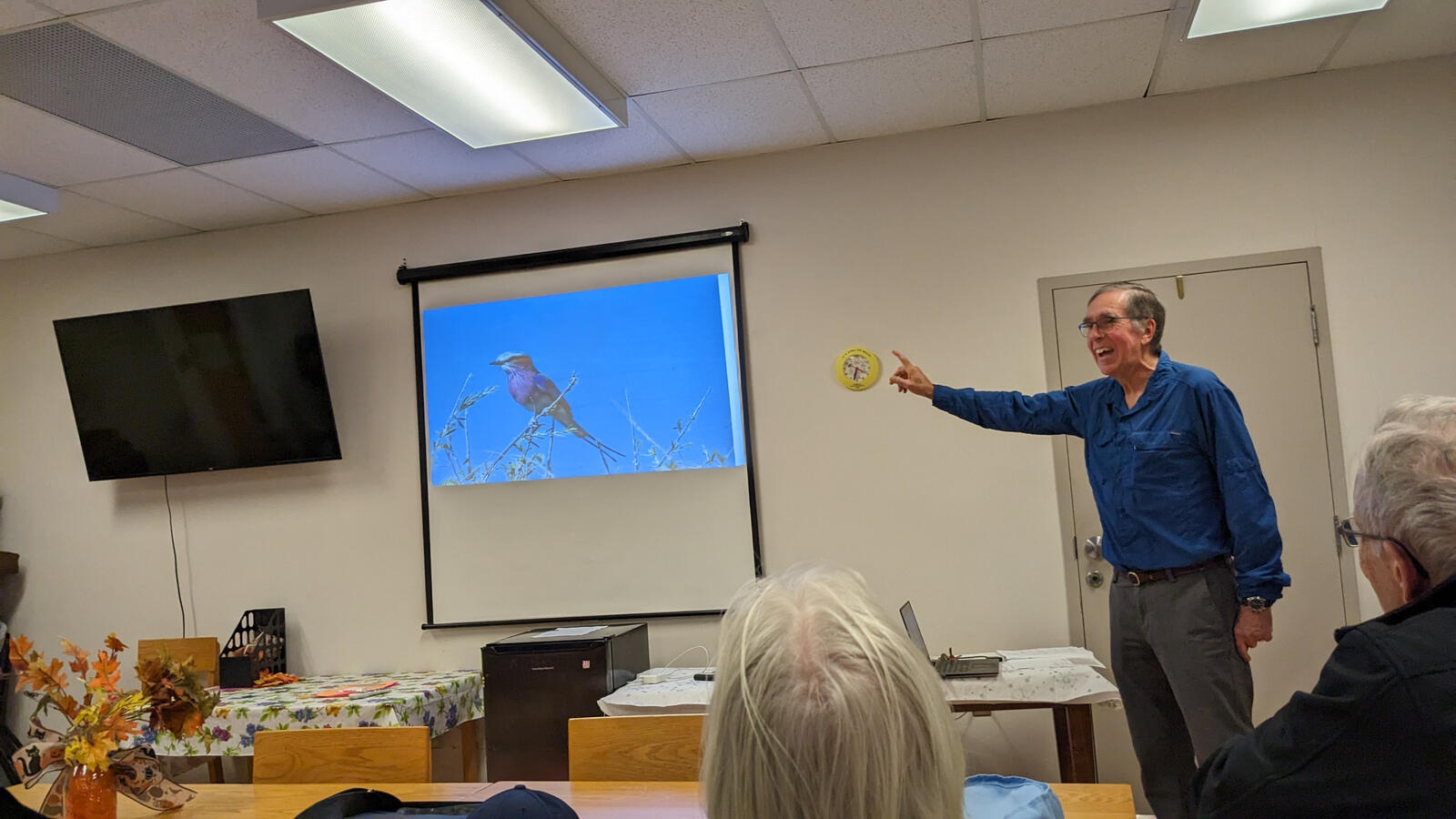 Dave Harris shows photos from a recent trip to Botswana to a rapturous audience at our October 2023 Monthly Meeting in North Sydney